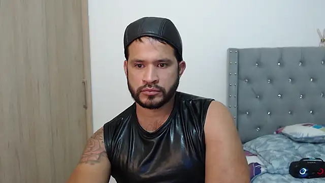 mr gonzalo  online show from December 11, 11:54 pm