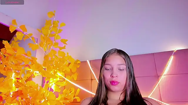 HaleyAmaya online show from April 18, 11:05 pm