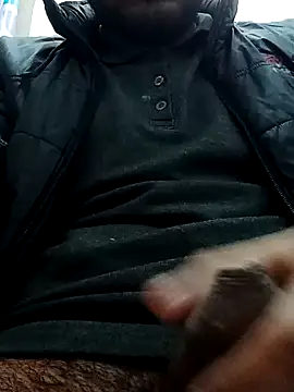 Snapshot of shadowman_xxx chatting on December 18, 5:42 pm shadowman xxx online show from December 18, 5:42 pm