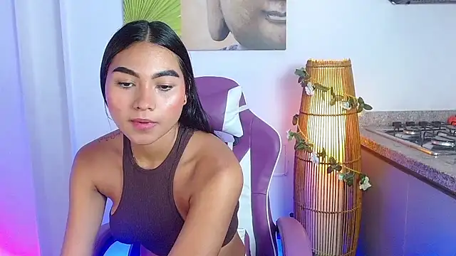 Snapshot of georgina_lulu chatting on March 5, 1:42 am georgina lulu online show from March 5, 1:42 am