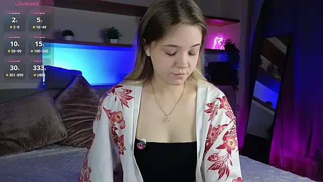 Snapshot of ElvaHilby chatting on February 20, 3:12 pm ElvaHilby online show from February 20, 3:12 pm