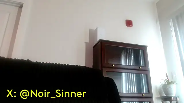 Snapshot of sinnernoir chatting on July 8, 1:04 pm sinnernoir online show from July 8, 1:04 pm