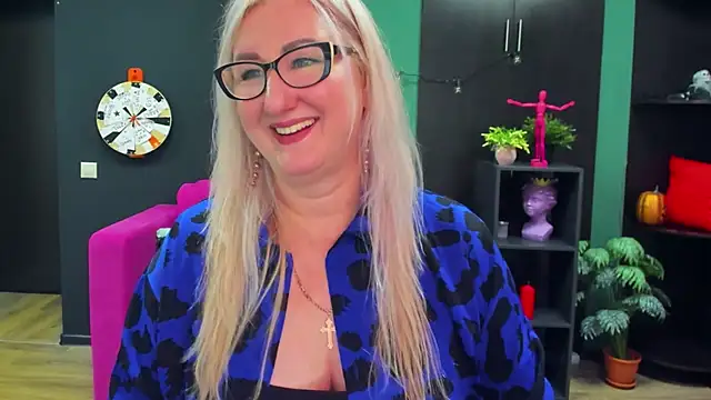 ChristyBrooks online show from February 24, 4:04 pm