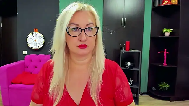 ChristyBrooks online show from October 22, 9:09 am