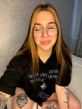 VikiDemi online show from September 26, 6:50 am