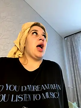 VikiDemi online show from October 1, 1:39 pm