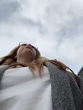 VikiDemi online show from December 15, 9:24 am