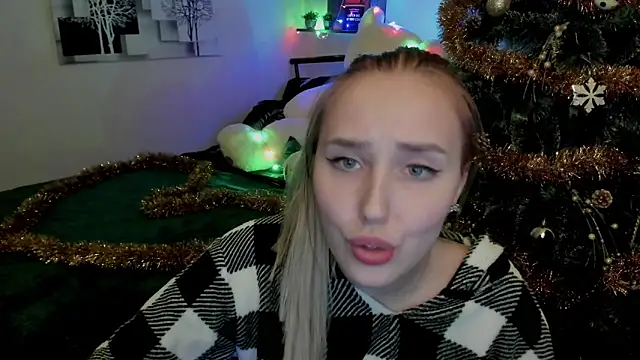 LinaTruly online show from December 24, 2:10 am