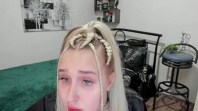 LinaTruly online show from February 26, 12:05 am