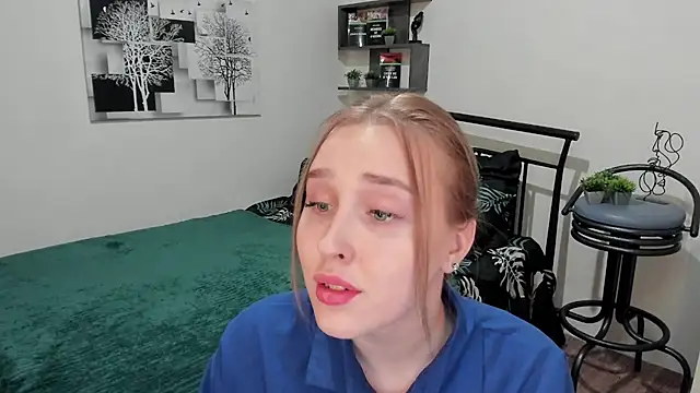 LinaTruly online show from March 4, 8:16 pm