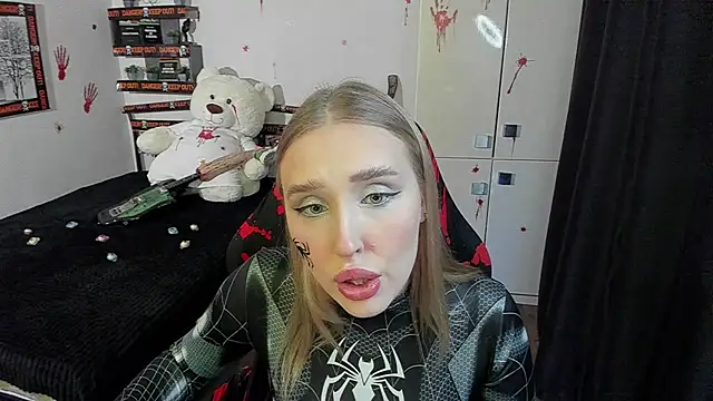 LinaTruly online show from October 29, 9:38 pm