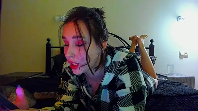 LinaTruly online show from December 13, 10:04 pm