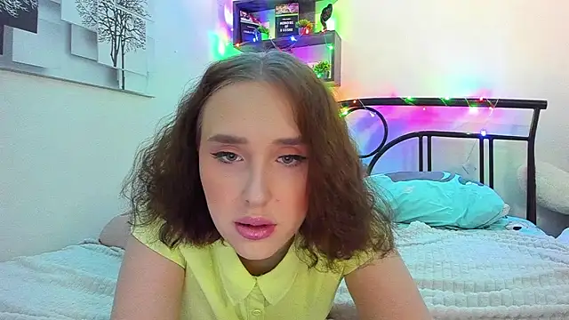 LinaTruly online show from March 20, 10:36 pm