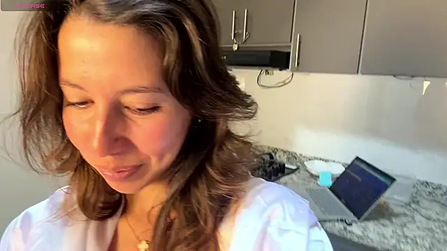 Snapshot of jolie_lov chatting on March 4, 1:39 pm jolie lov online show from March 4, 1:39 pm