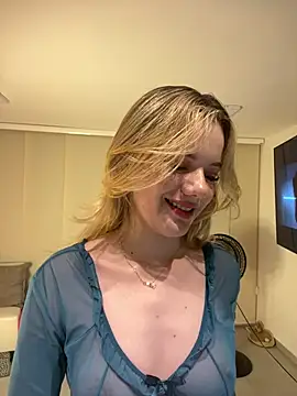 Snapshot of NicoleCut chatting on January 19, 10:41 am NicoleCut online show from January 19, 10:41 am