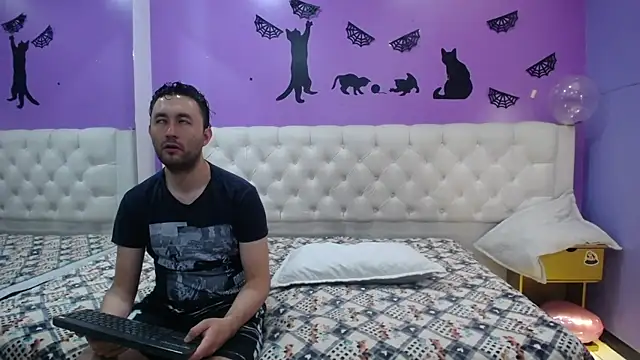 Snapshot of JeremmyAndStacy chatting on March 3, 9:44 am JeremmyAndStacy online show from March 3, 9:44 am