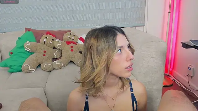 Snapshot of savage_sweethearts chatting on December 18, 3:56 am savage sweethearts online show from December 18, 3:56 am