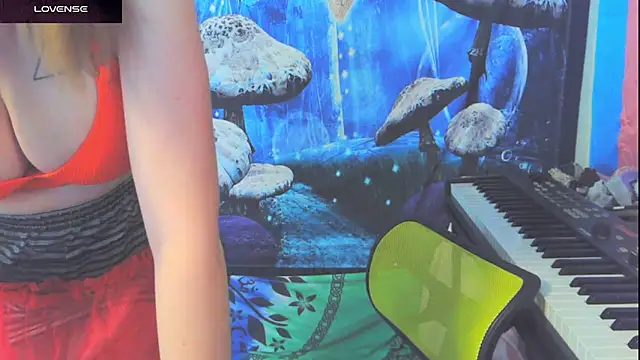  hellostormy  online show from April 14, 6:25 pm