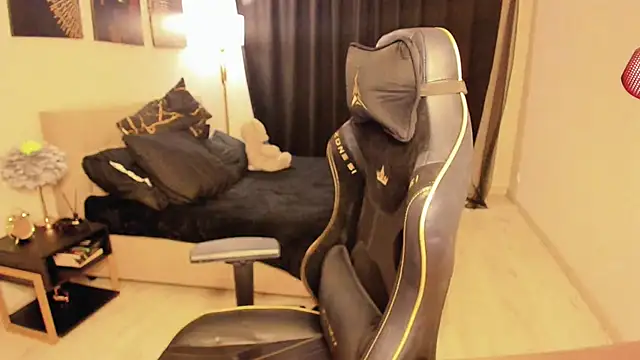 AlluringAriel online show from March 31, 4:13 am