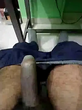 KUKU69XX online show from December 16, 8:37 pm