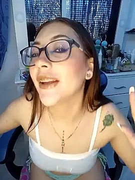Snapshot of Luna_SofiaXX chatting on January 17, 5:53 am Luna SofiaXX online show from January 17, 5:53 am