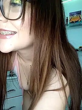 Snapshot of Luna_SofiaXX chatting on February 5, 5:52 am Luna SofiaXX online show from February 5, 5:52 am