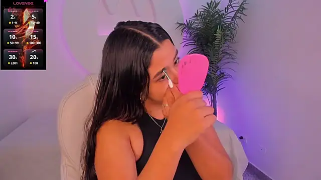 Snapshot of Ariana_Pierce chatting on December 19, 12:34 pm Ariana Pierce online show from December 19, 12:34 pm