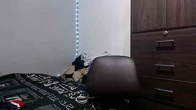 pervertsteens3 online show from September 15, 4:01 am