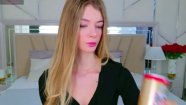 MeganMour online show from April 17, 5:43 am