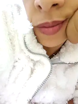 Snapshot of Linda-53 chatting on January 10, 7:35 am Linda-53 online show from January 10, 7:35 am