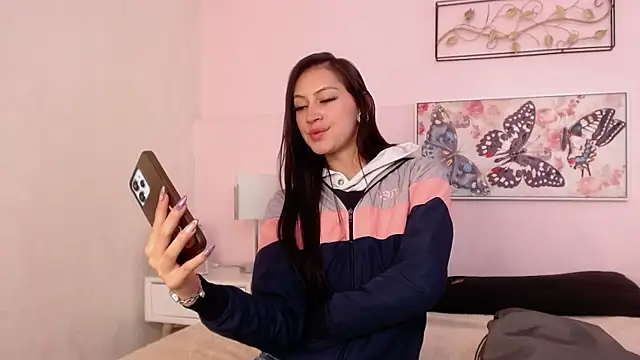 sara17  online show from January 13, 8:14 pm