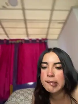Snapshot of Emily-14 chatting on February 6, 10:10 pm Emily-14 online show from February 6, 10:10 pm