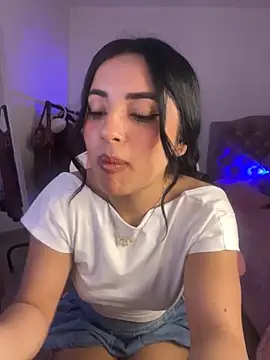 Snapshot of Emily-14 chatting on September 22, 1:18 am Emily-14 online show from September 22, 1:18 am