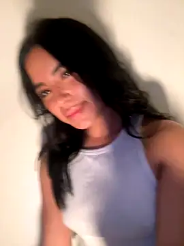 Snapshot of Emily-14 chatting on October 26, 2:28 am Emily-14 online show from October 26, 2:28 am