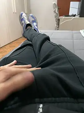 93moro online show from December 13, 9:13 am