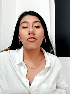 Snapshot of CarlaAlvez chatting on March 13, 6:23 pm CarlaAlvez online show from March 13, 6:23 pm