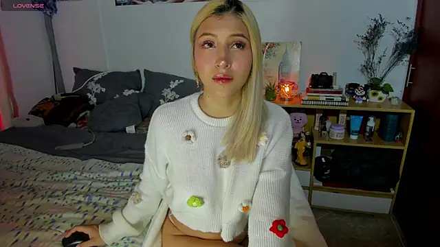 cuteweed420 online show from January 17, 6:07 am