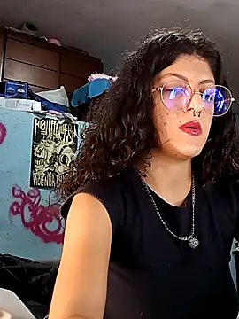 LoveElectra online show from November 9, 9:35 pm