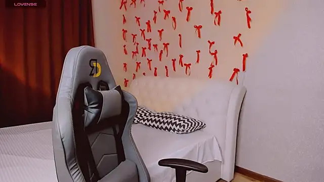 Milla Aheo online show from April 2, 12:58 pm