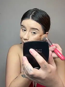 Snapshot of SaraBraun_ chatting on February 3, 5:29 pm SaraBraun online show from February 3, 5:29 pm