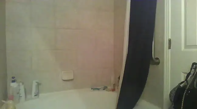 Snapshot of LuckiXCX chatting on February 8, 11:55 am LuckiXCX online show from February 8, 11:55 am