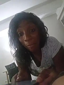 Snapshot of LuckiXCX chatting on November 30, 1:37 pm LuckiXCX online show from November 30, 1:37 pm