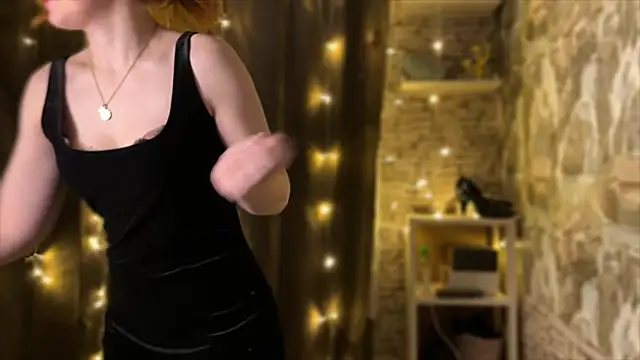 LaurenRossss online show from December 17, 12:45 am