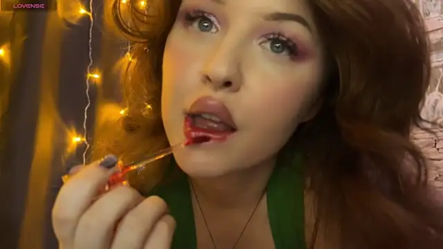 LaurenRossss online show from March 13, 1:43 am