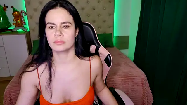 Snapshot of KattieSims chatting on January 11, 11:46 pm KattieSims online show from January 11, 11:46 pm