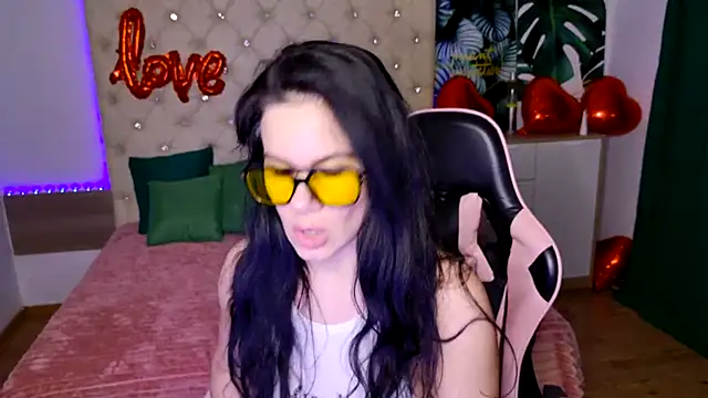 Snapshot of KattieSims chatting on February 17, 2:20 am KattieSims online show from February 17, 2:20 am