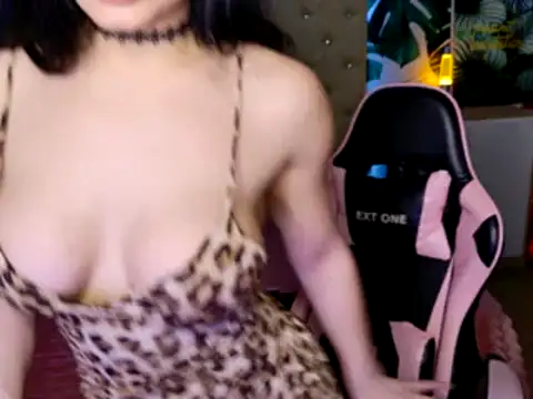 Snapshot of KattieSims chatting on February 24, 1:13 am KattieSims online show from February 24, 1:13 am