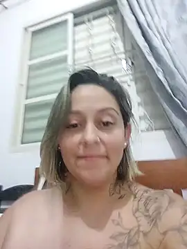 Snapshot of baixinhaloira chatting on December 15, 3:24 am baixinhaloira online show from December 15, 3:24 am