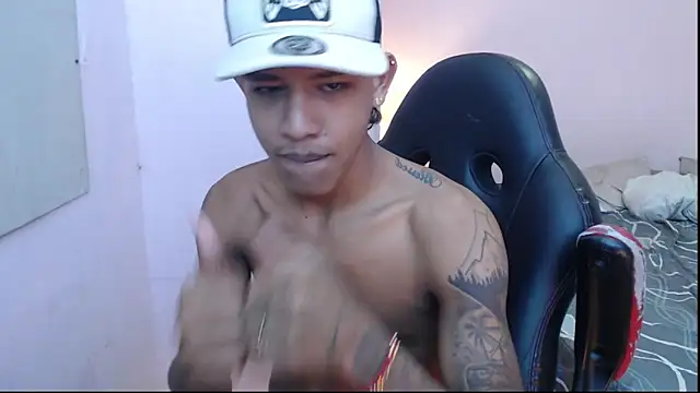 Snapshot of mr_stiven_ chatting on January 4, 12:59 am mr stiven online show from January 4, 12:59 am