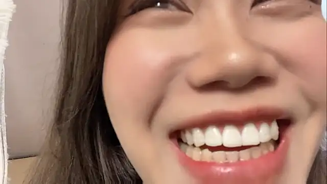 Snapshot of Bella-LL chatting on February 26, 6:32 pm Bella-LL online show from February 26, 6:32 pm